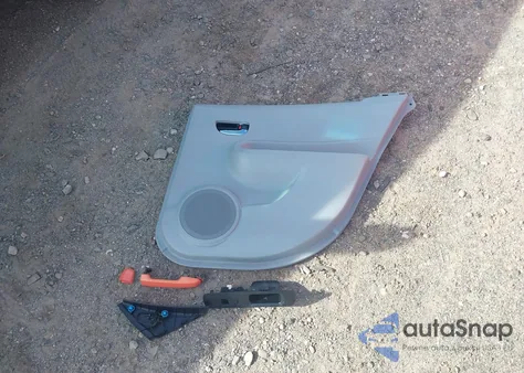 2013 Toyota Prius C Two z USA, uszkodzony, nr VIN JTDKDTB3XD1042486